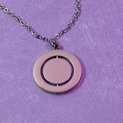 Spinning Circle Pendant Necklace - Silver
