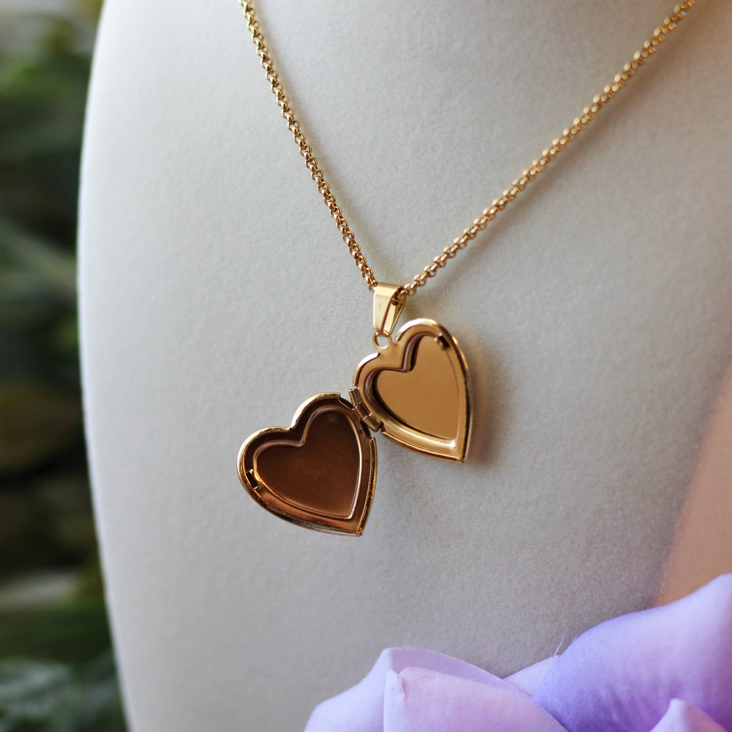 Gold Mother of Pearl Pet Line Art Heart Locket