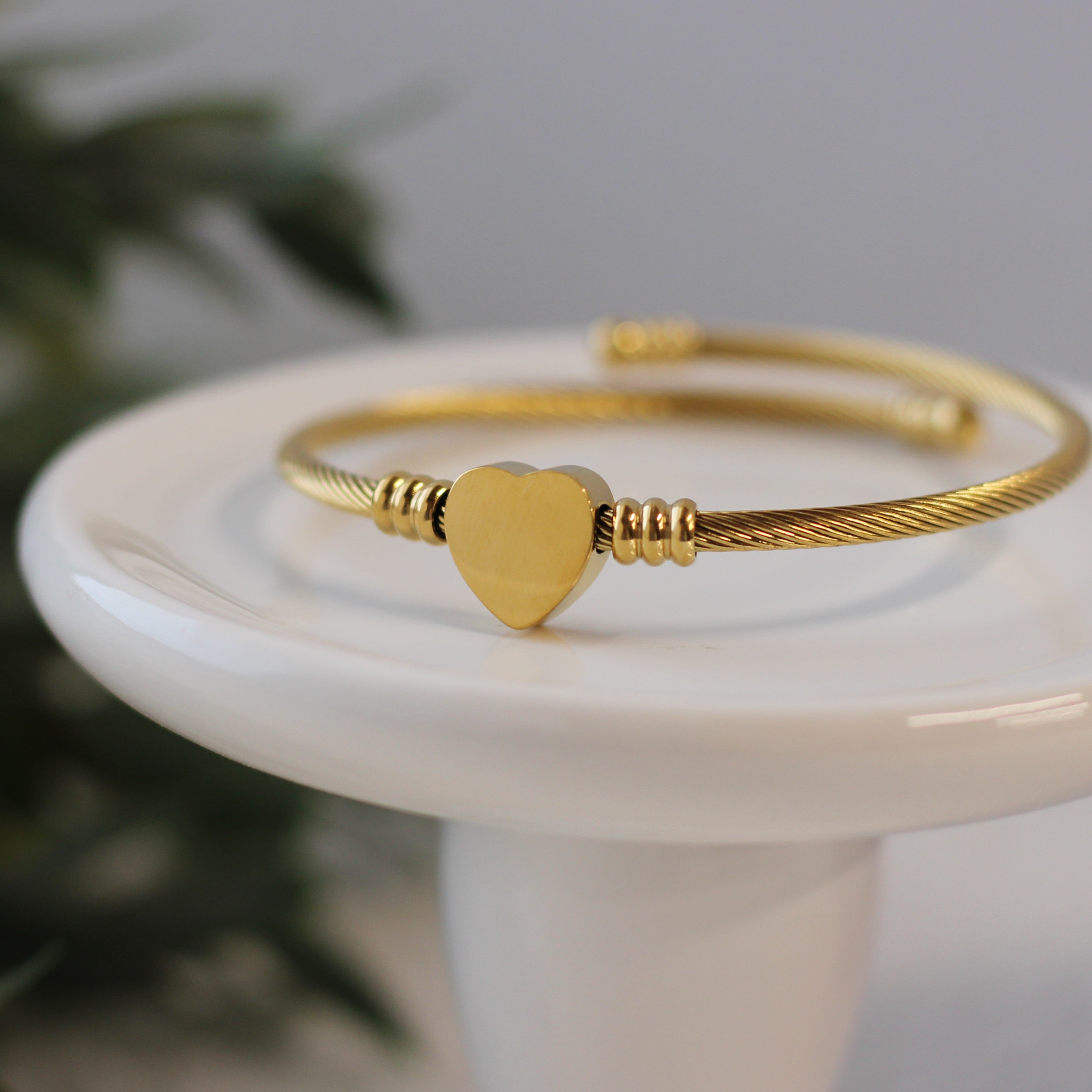 Cable Heart Bangle Bracelet | Minimal Heart Jewelry | Charm & Tale